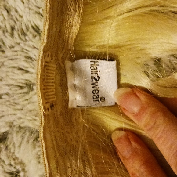 16" Hair Extension In Platinum Blonde~by Christie Brinkley Collecton. NIB - Picture 10 of 16